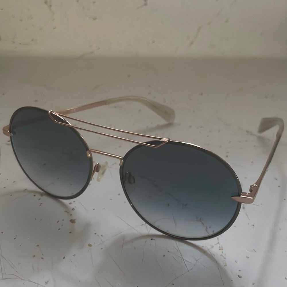 Great condition, lightly used. No case